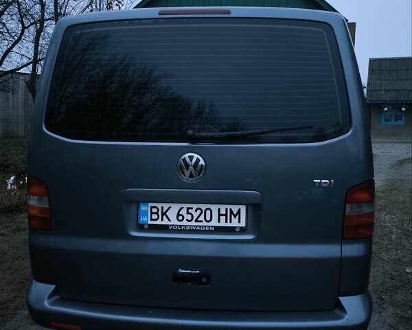 Серый Фольксваген Transporter, объемом двигателя 2.46 л и пробегом 420 тыс. км за 9800 $, фото 6 на Automoto.ua