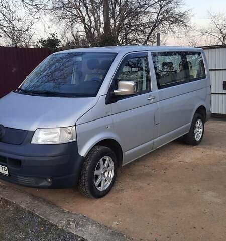 Серый Фольксваген Transporter, объемом двигателя 1.9 л и пробегом 380 тыс. км за 8900 $, фото 2 на Automoto.ua