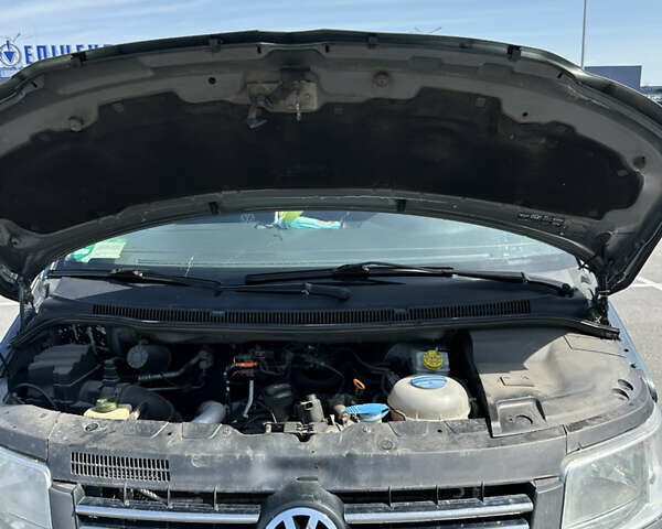 Серый Фольксваген Transporter, объемом двигателя 2.4 л и пробегом 375 тыс. км за 11999 $, фото 24 на Automoto.ua