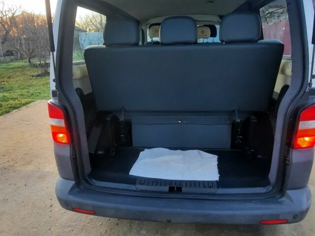 Серый Фольксваген Transporter, объемом двигателя 1.9 л и пробегом 360 тыс. км за 9300 $, фото 2 на Automoto.ua