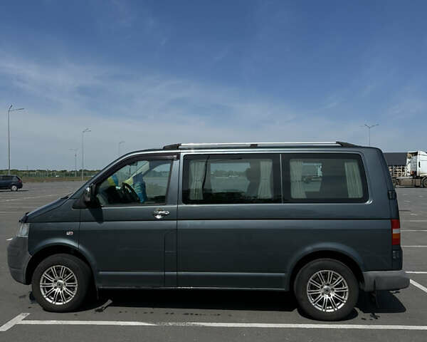 Серый Фольксваген Transporter, объемом двигателя 2.4 л и пробегом 375 тыс. км за 11999 $, фото 7 на Automoto.ua