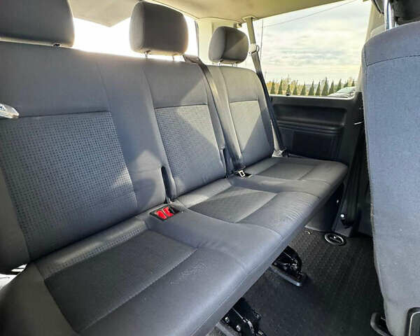 Серый Фольксваген Transporter, объемом двигателя 1.9 л и пробегом 380 тыс. км за 10500 $, фото 8 на Automoto.ua