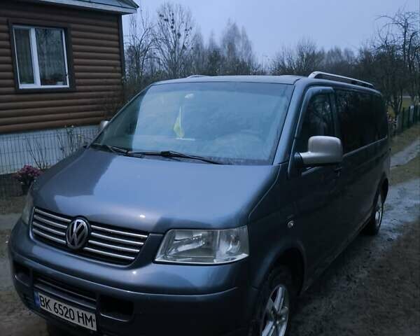 Серый Фольксваген Transporter, объемом двигателя 2.46 л и пробегом 420 тыс. км за 9800 $, фото 2 на Automoto.ua