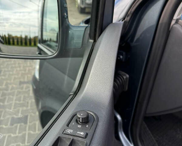 Серый Фольксваген Transporter, объемом двигателя 1.9 л и пробегом 380 тыс. км за 10500 $, фото 6 на Automoto.ua