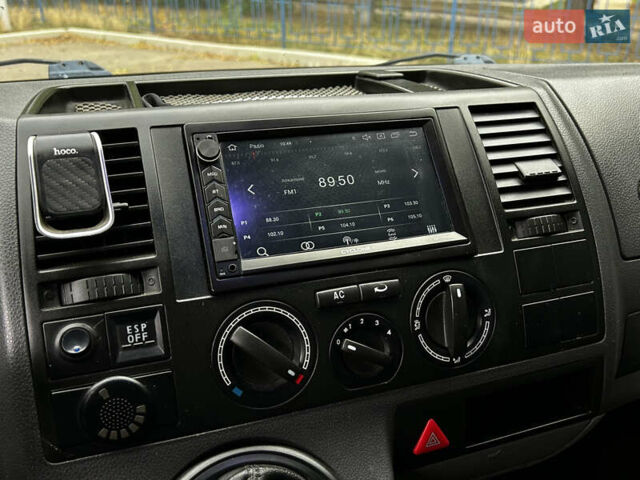 Серый Фольксваген Transporter, объемом двигателя 2.46 л и пробегом 300 тыс. км за 10799 $, фото 8 на Automoto.ua