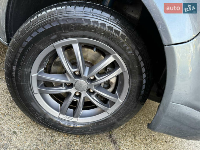 Серый Фольксваген Transporter, объемом двигателя 2.46 л и пробегом 530 тыс. км за 9200 $, фото 5 на Automoto.ua