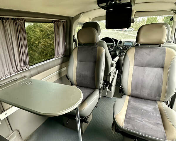 Сірий Фольксваген Transporter, об'ємом двигуна 1.9 л та пробігом 401 тис. км за 9000 $, фото 6 на Automoto.ua