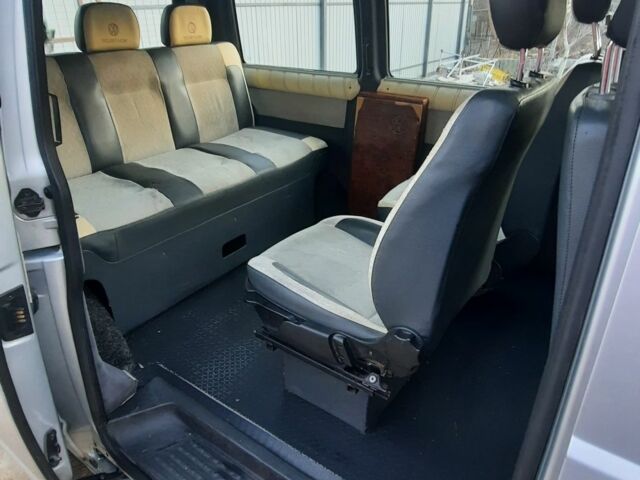 Серый Фольксваген Transporter, объемом двигателя 1.9 л и пробегом 360 тыс. км за 9300 $, фото 3 на Automoto.ua
