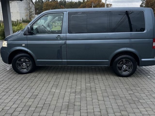 Серый Фольксваген Transporter, объемом двигателя 1.9 л и пробегом 380 тыс. км за 10500 $, фото 3 на Automoto.ua