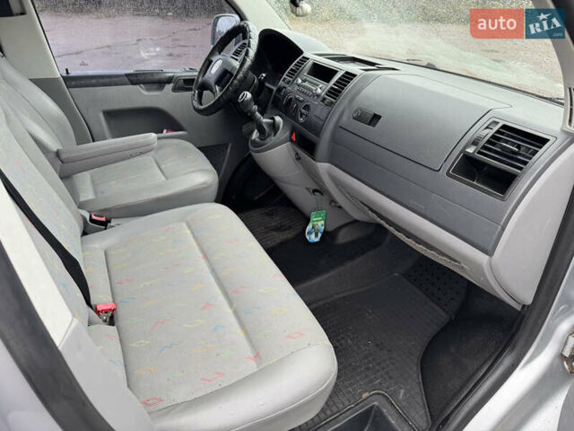 Серый Фольксваген Transporter, объемом двигателя 2.5 л и пробегом 267 тыс. км за 10650 $, фото 16 на Automoto.ua