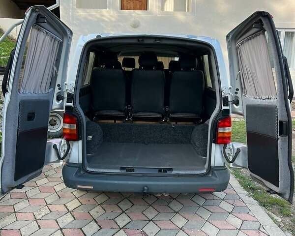 Серый Фольксваген Transporter, объемом двигателя 2.5 л и пробегом 370 тыс. км за 9500 $, фото 32 на Automoto.ua