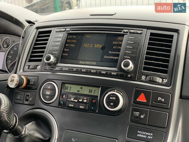 Серый Фольксваген Transporter, объемом двигателя 2.5 л и пробегом 352 тыс. км за 14455 $, фото 42 на Automoto.ua