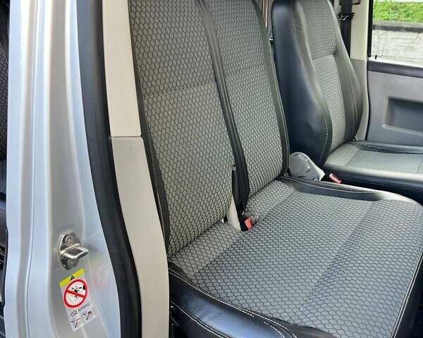 Серый Фольксваген Transporter, объемом двигателя 2.5 л и пробегом 370 тыс. км за 9500 $, фото 25 на Automoto.ua