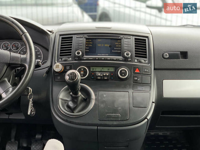 Серый Фольксваген Transporter, объемом двигателя 2.5 л и пробегом 352 тыс. км за 14455 $, фото 55 на Automoto.ua