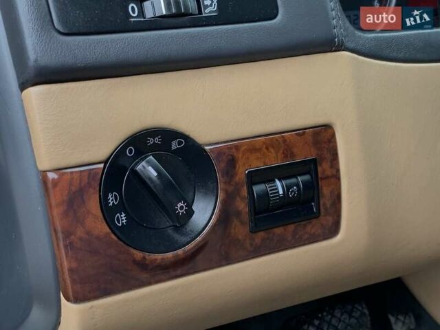 Серый Фольксваген Transporter, объемом двигателя 2.5 л и пробегом 234 тыс. км за 11955 $, фото 41 на Automoto.ua