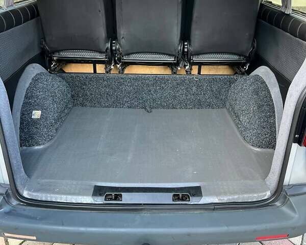 Серый Фольксваген Transporter, объемом двигателя 2.5 л и пробегом 370 тыс. км за 9500 $, фото 33 на Automoto.ua