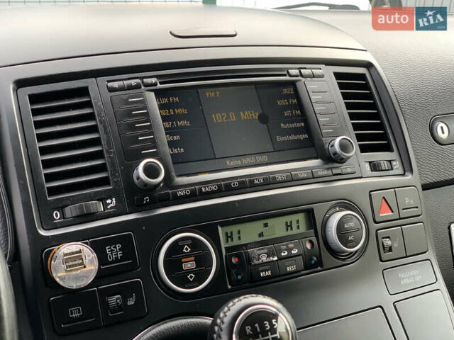 Серый Фольксваген Transporter, объемом двигателя 2.5 л и пробегом 352 тыс. км за 14455 $, фото 49 на Automoto.ua