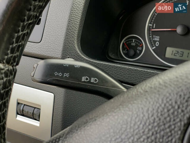 Серый Фольксваген Transporter, объемом двигателя 2.5 л и пробегом 352 тыс. км за 14455 $, фото 46 на Automoto.ua