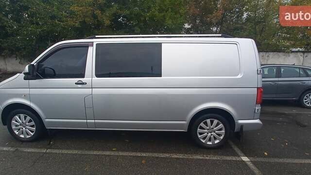 Серый Фольксваген Transporter, объемом двигателя 1.97 л и пробегом 245 тыс. км за 16000 $, фото 2 на Automoto.ua