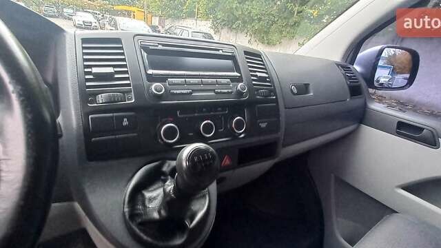 Серый Фольксваген Transporter, объемом двигателя 1.97 л и пробегом 245 тыс. км за 16000 $, фото 12 на Automoto.ua