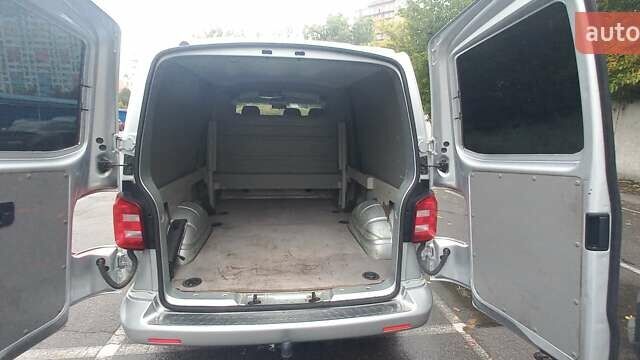 Серый Фольксваген Transporter, объемом двигателя 1.97 л и пробегом 245 тыс. км за 16000 $, фото 14 на Automoto.ua