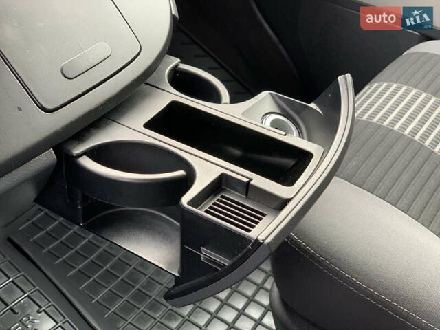 Серый Фольксваген Transporter, объемом двигателя 2.5 л и пробегом 352 тыс. км за 14455 $, фото 52 на Automoto.ua