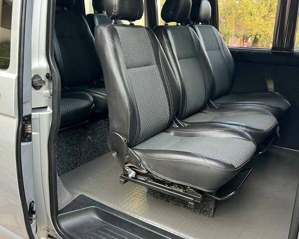 Серый Фольксваген Transporter, объемом двигателя 2.5 л и пробегом 370 тыс. км за 9500 $, фото 53 на Automoto.ua