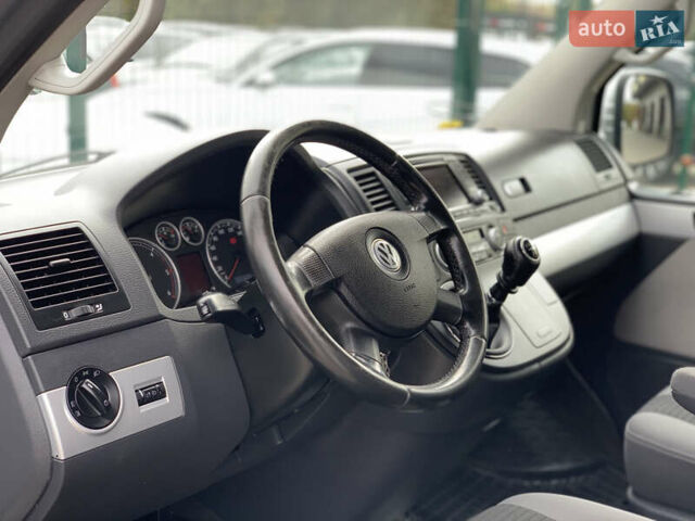 Серый Фольксваген Transporter, объемом двигателя 2.5 л и пробегом 352 тыс. км за 14455 $, фото 23 на Automoto.ua