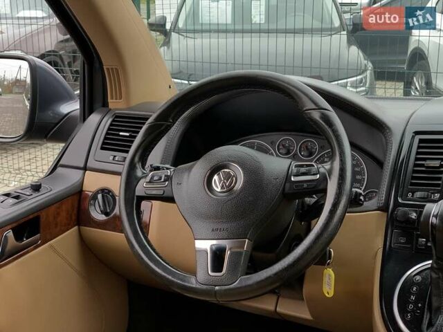 Серый Фольксваген Transporter, объемом двигателя 2.5 л и пробегом 234 тыс. км за 11955 $, фото 37 на Automoto.ua