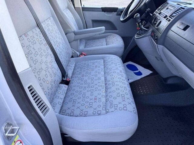 Серый Фольксваген Transporter, объемом двигателя 1.9 л и пробегом 240 тыс. км за 8100 $, фото 6 на Automoto.ua