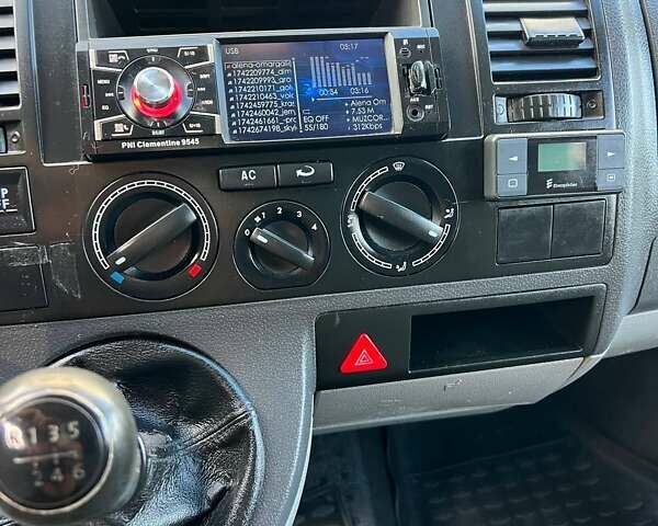 Серый Фольксваген Transporter, объемом двигателя 2.5 л и пробегом 370 тыс. км за 9500 $, фото 31 на Automoto.ua