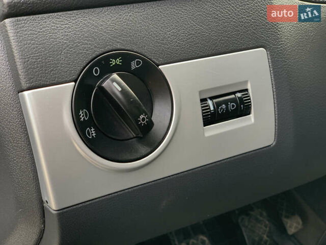 Серый Фольксваген Transporter, объемом двигателя 2.5 л и пробегом 352 тыс. км за 14455 $, фото 45 на Automoto.ua