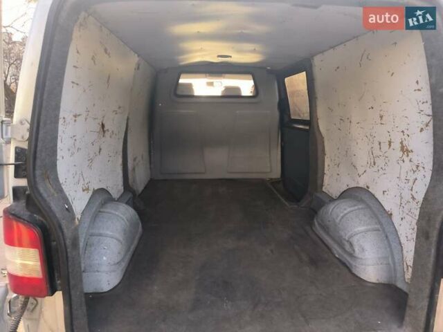 Серый Фольксваген Transporter, объемом двигателя 1.97 л и пробегом 430 тыс. км за 8500 $, фото 9 на Automoto.ua