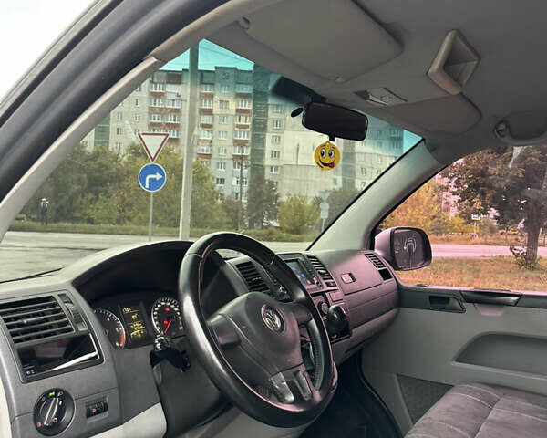Серый Фольксваген Transporter, объемом двигателя 1.97 л и пробегом 320 тыс. км за 13200 $, фото 8 на Automoto.ua