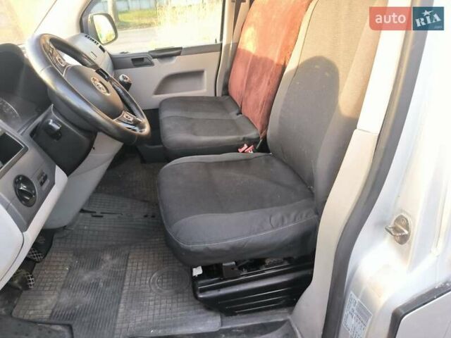 Серый Фольксваген Transporter, объемом двигателя 1.97 л и пробегом 430 тыс. км за 8500 $, фото 7 на Automoto.ua