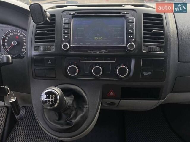 Сірий Фольксваген Transporter, об'ємом двигуна 1.97 л та пробігом 252 тис. км за 15000 $, фото 18 на Automoto.ua