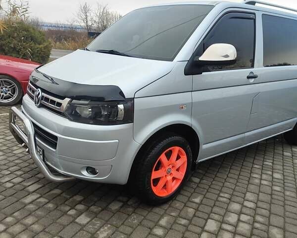 Серый Фольксваген Transporter, объемом двигателя 1.97 л и пробегом 209 тыс. км за 13800 $, фото 2 на Automoto.ua