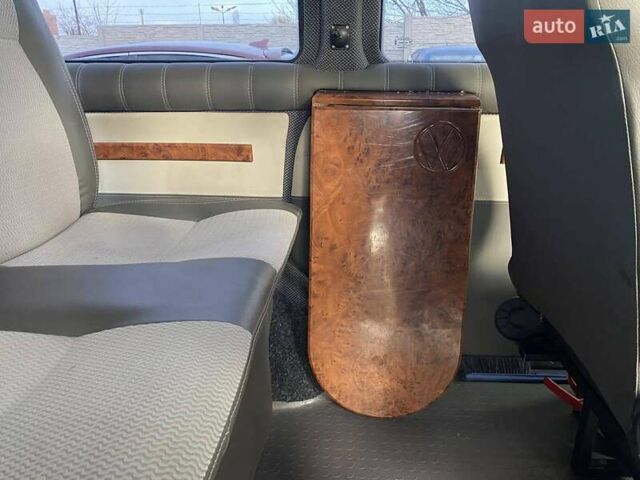 Сірий Фольксваген Transporter, об'ємом двигуна 1.97 л та пробігом 252 тис. км за 15000 $, фото 21 на Automoto.ua