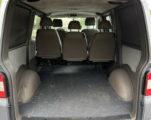 Серый Фольксваген Transporter, объемом двигателя 1.97 л и пробегом 364 тыс. км за 14500 $, фото 6 на Automoto.ua