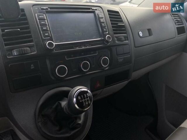 Сірий Фольксваген Transporter, об'ємом двигуна 1.97 л та пробігом 252 тис. км за 15000 $, фото 19 на Automoto.ua