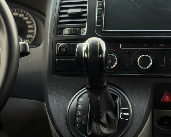 Серый Фольксваген Transporter, объемом двигателя 1.97 л и пробегом 257 тыс. км за 16900 $, фото 19 на Automoto.ua