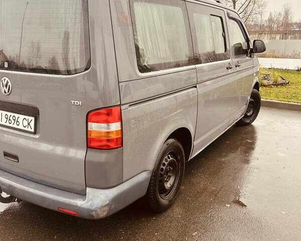 Серый Фольксваген Transporter, объемом двигателя 1.97 л и пробегом 338 тыс. км за 10700 $, фото 6 на Automoto.ua