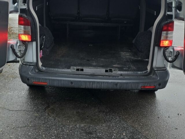 Серый Фольксваген Transporter, объемом двигателя 2 л и пробегом 273 тыс. км за 13300 $, фото 4 на Automoto.ua