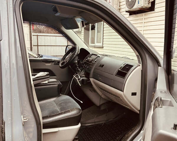 Серый Фольксваген Transporter, объемом двигателя 1.97 л и пробегом 338 тыс. км за 10700 $, фото 14 на Automoto.ua