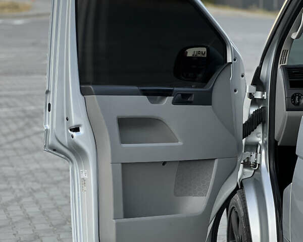 Серый Фольксваген Transporter, объемом двигателя 2 л и пробегом 190 тыс. км за 17500 $, фото 31 на Automoto.ua