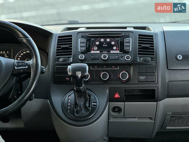 Серый Фольксваген Transporter, объемом двигателя 2 л и пробегом 190 тыс. км за 17500 $, фото 39 на Automoto.ua