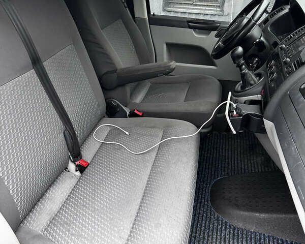 Серый Фольксваген Transporter, объемом двигателя 1.9 л и пробегом 365 тыс. км за 14500 $, фото 21 на Automoto.ua