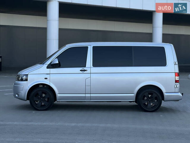 Серый Фольксваген Transporter, объемом двигателя 2 л и пробегом 190 тыс. км за 17500 $, фото 2 на Automoto.ua