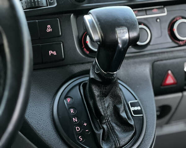 Серый Фольксваген Transporter, объемом двигателя 2 л и пробегом 190 тыс. км за 17500 $, фото 40 на Automoto.ua