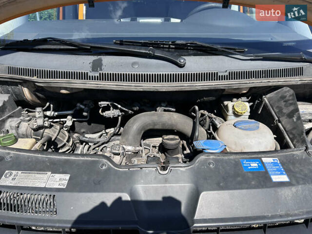 Серый Фольксваген Transporter, объемом двигателя 1.97 л и пробегом 330 тыс. км за 12500 $, фото 9 на Automoto.ua